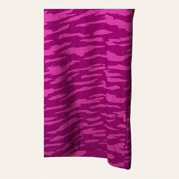 0027W. UNDER ARMOR TANK TOP PINK CAMO IN COLOR SIZE SMALL‎ - Picture 4 of 11